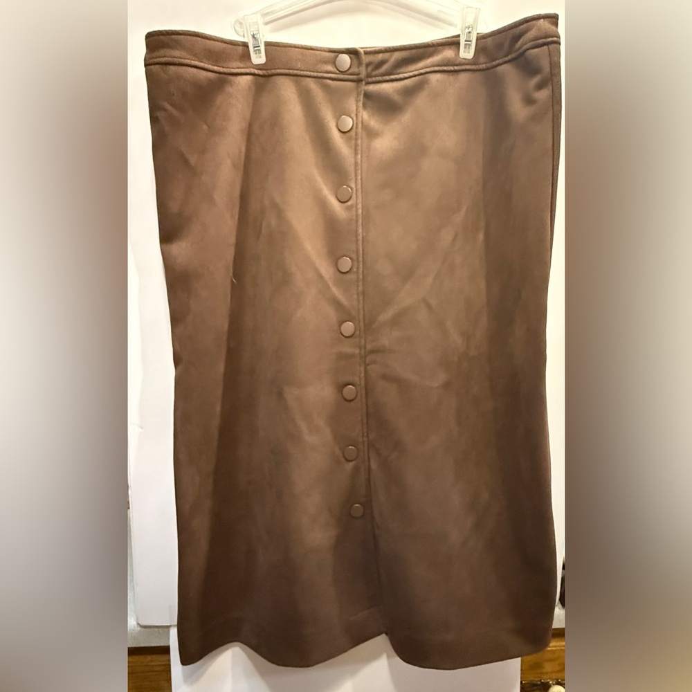 NWOT - Zac & Rachel Brown Button-Front Skirt